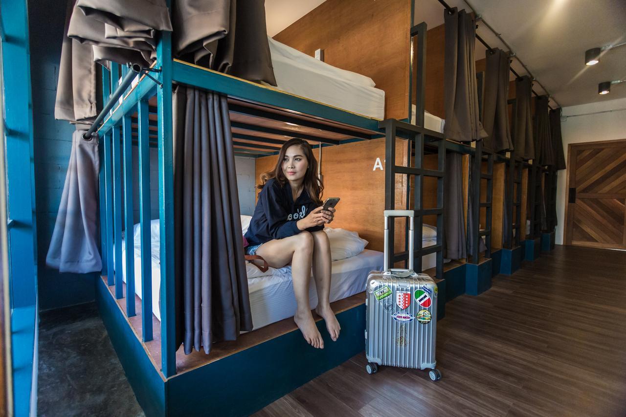 Funwahn Hostel And Cafe Chiang Mai Exteriör bild