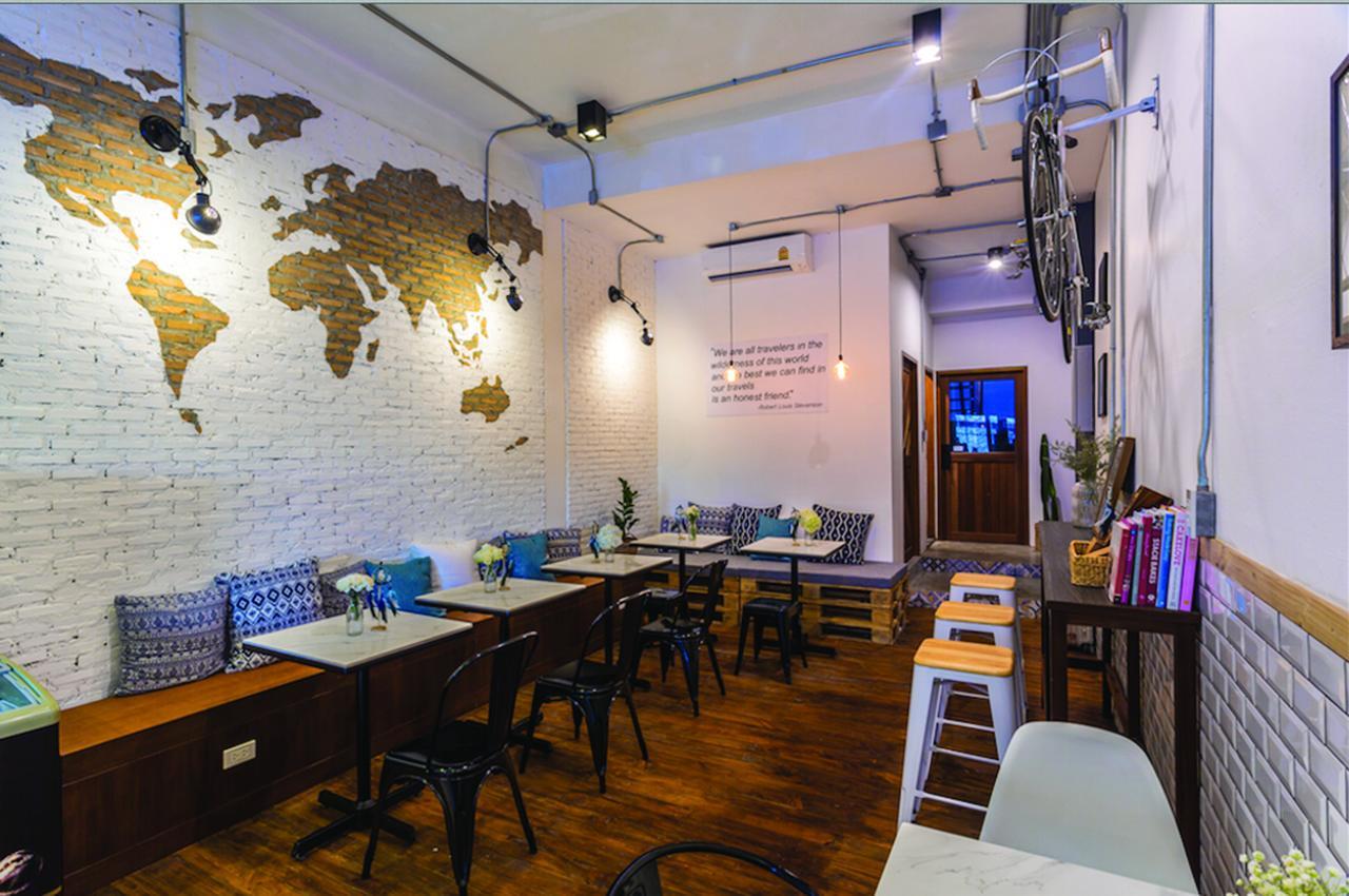 Funwahn Hostel And Cafe Chiang Mai Exteriör bild