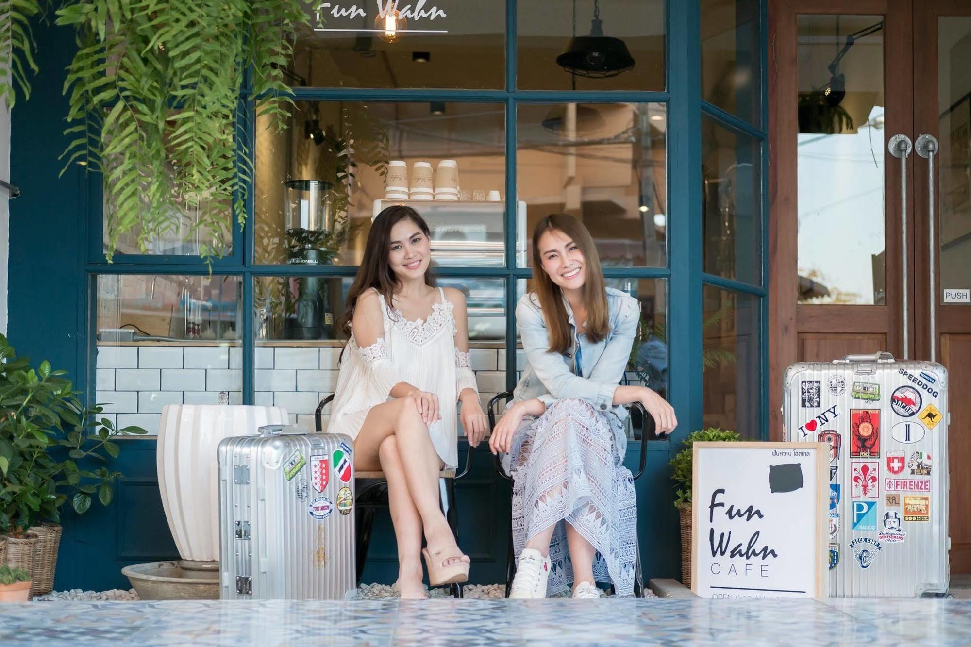 Funwahn Hostel And Cafe Chiang Mai Exteriör bild
